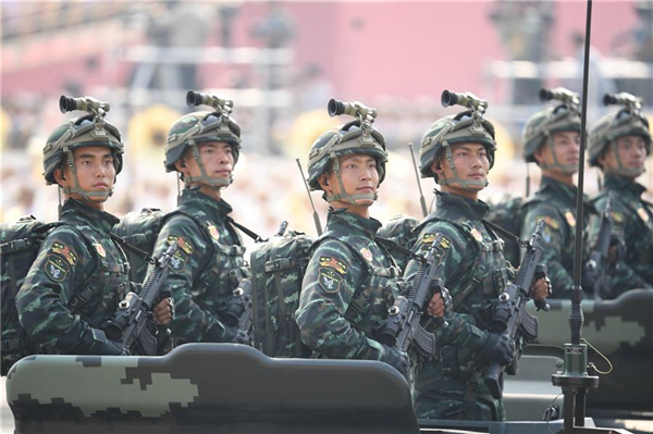 高清大图丨武警反恐突击方队