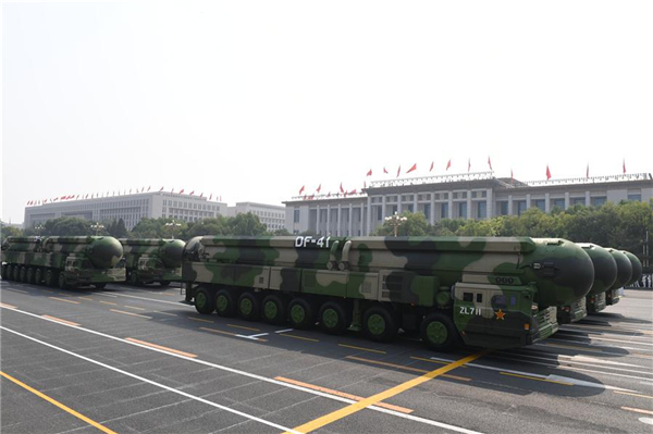 高清大图丨东风41核导弹方队