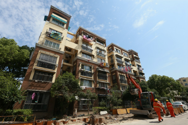 长征镇大型社区建德花园8个居民小区今起同时开展综合治理全面提升