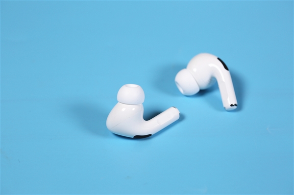 苹果加快生产AirPods两款产品,2019年A...
