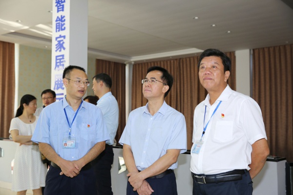 广西自治区交通运输厅韦勇球副厅长一行到广西交通技师学院考察调研图