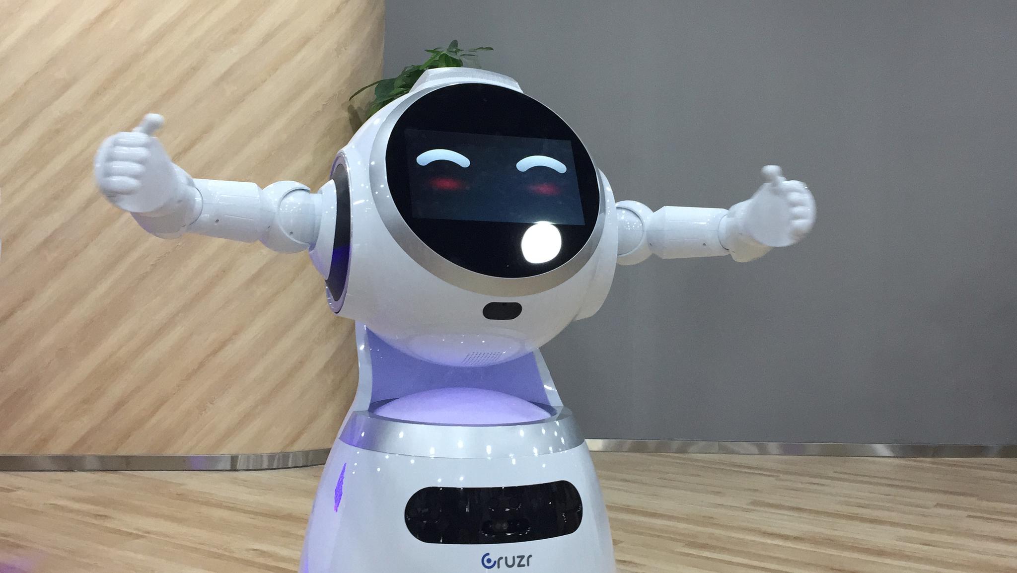 能歌善舞服务贴心克鲁泽机器人重庆下线