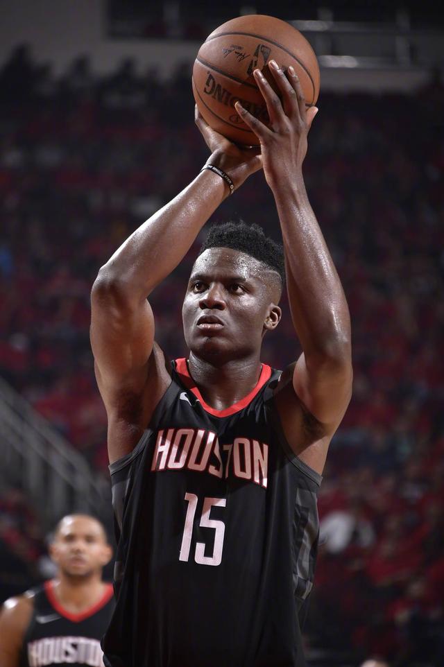 赛后接受采访,德安东尼谈到饼皇卡佩拉:没有比他更好的了!