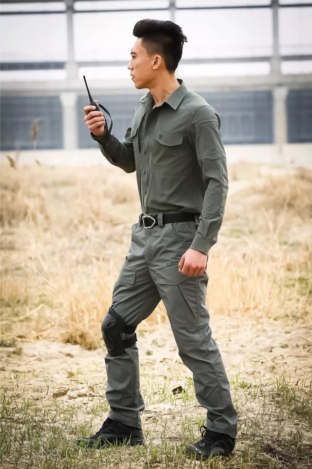 只为钱而战的雇佣兵打仗时为何穿得不军不民