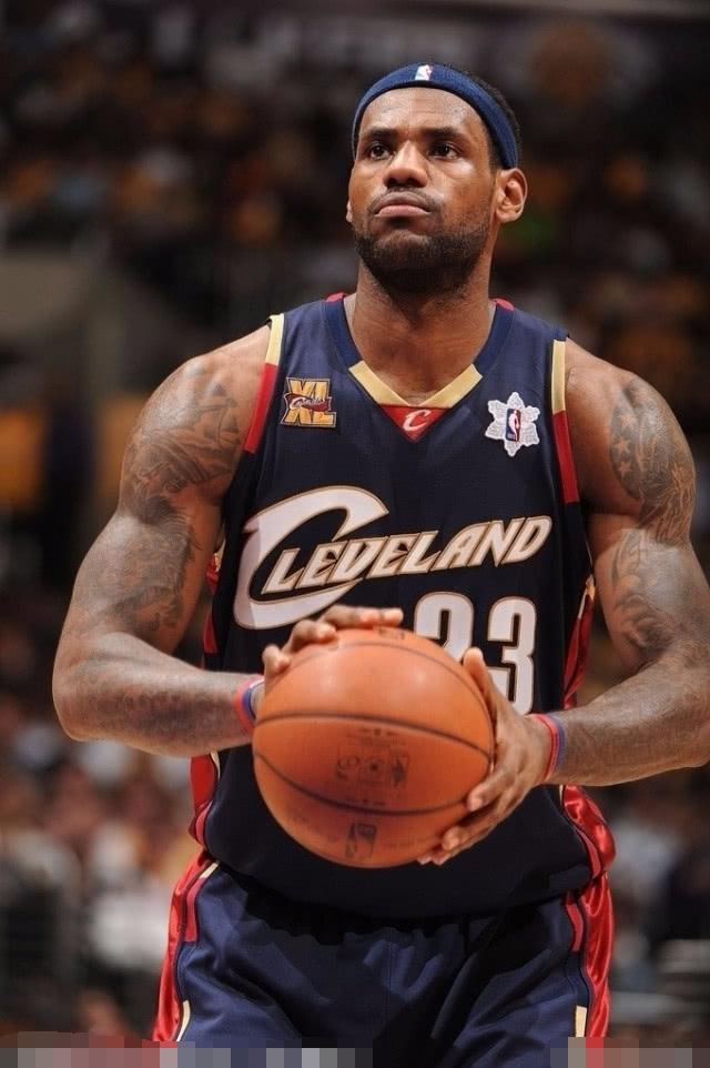 詹姆斯携手杜兰特欧文组成篮网新三巨头剑指总冠军