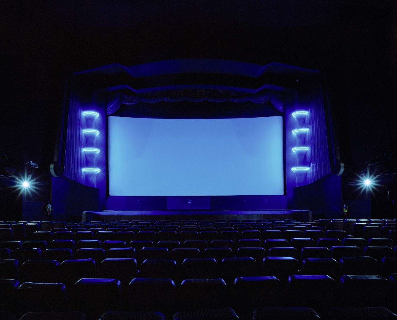 行将消逝的电影银幕和电影之梦