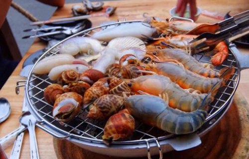 这家泰式本土海鲜烧烤自助好吃又便宜