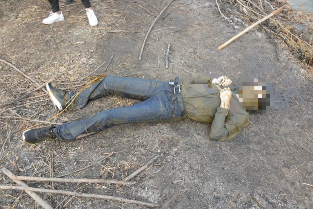 谁认识?山西黄河边发现一具男尸,急寻家属!