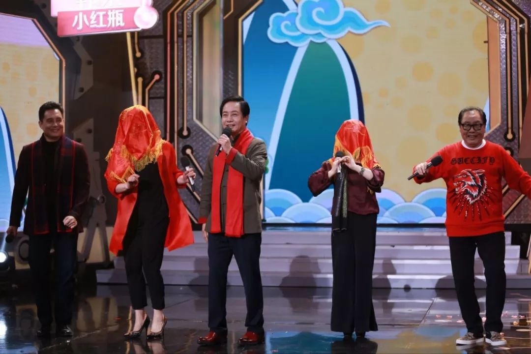 红楼梦西游记剧组《天天向上》重聚首,这波回忆杀真的走心了