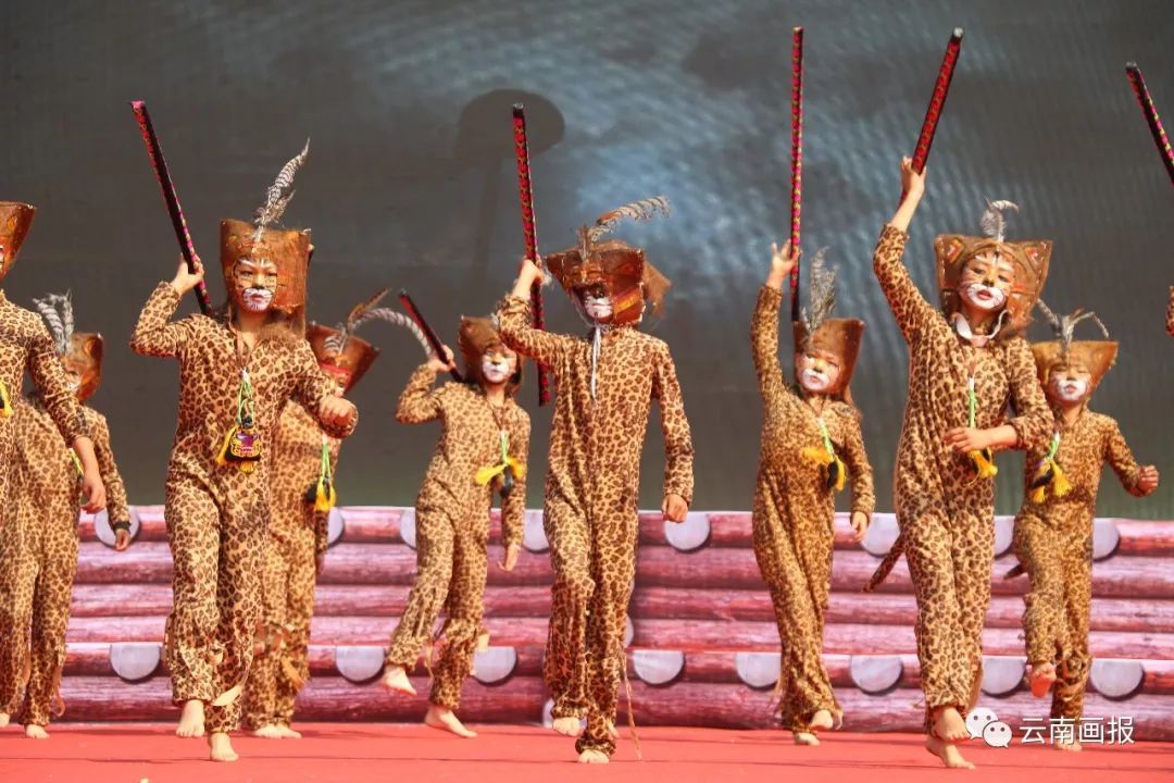 小豹子笙__"大锣笙"是流传于双柏县法胰镇者柯哨,上者窝