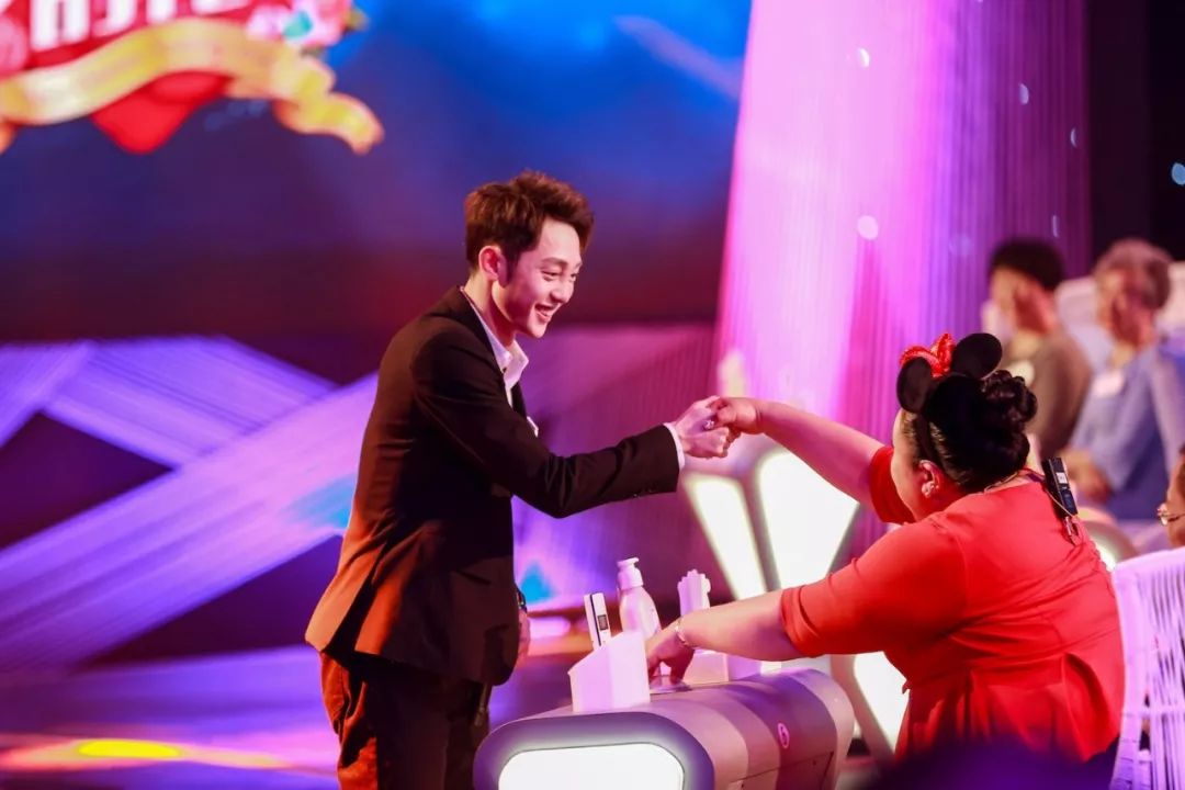 孟非节目《新相亲时代》:丈母娘要求女婿必须上门