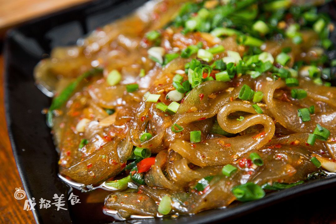 3层楼的小酒馆,专打女生肚子的主意.