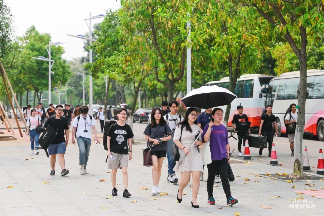 看看别人学校的饭堂星海音乐学院行走的荷尔蒙它是广州高校的颜值担当