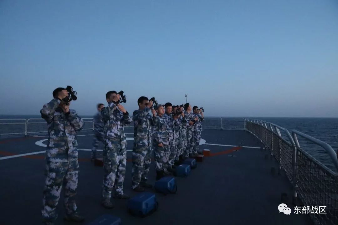 东海舰队某登陆舰支队实战化军事比武精彩速递