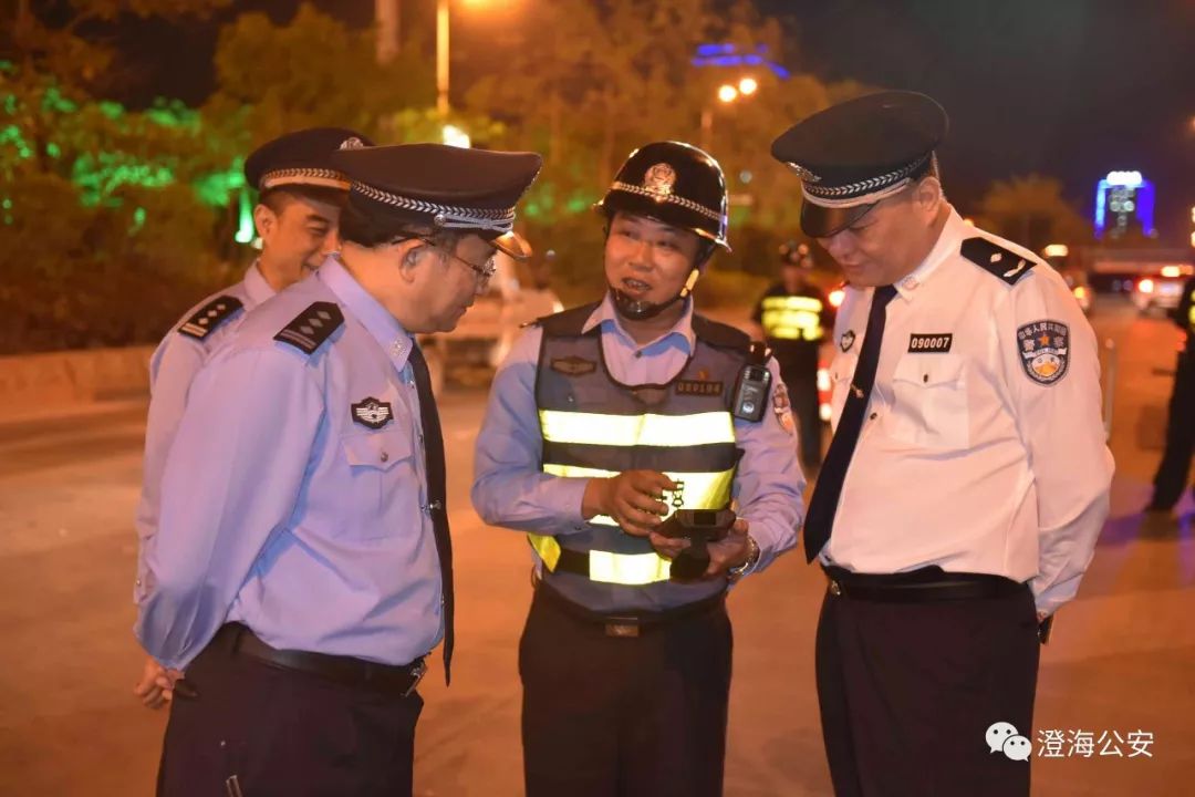 行动期间,市公安局党委委员,副局长方维民同志在副区长,公安分局局长