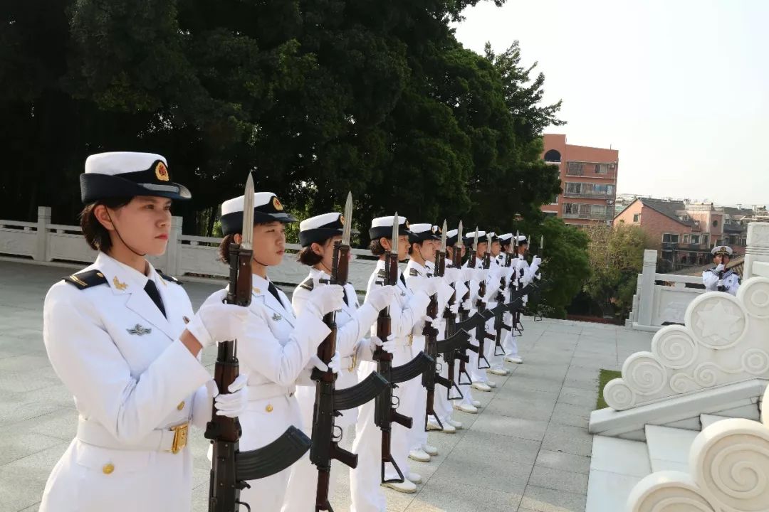 海军生日水兵的n种庆祝方式