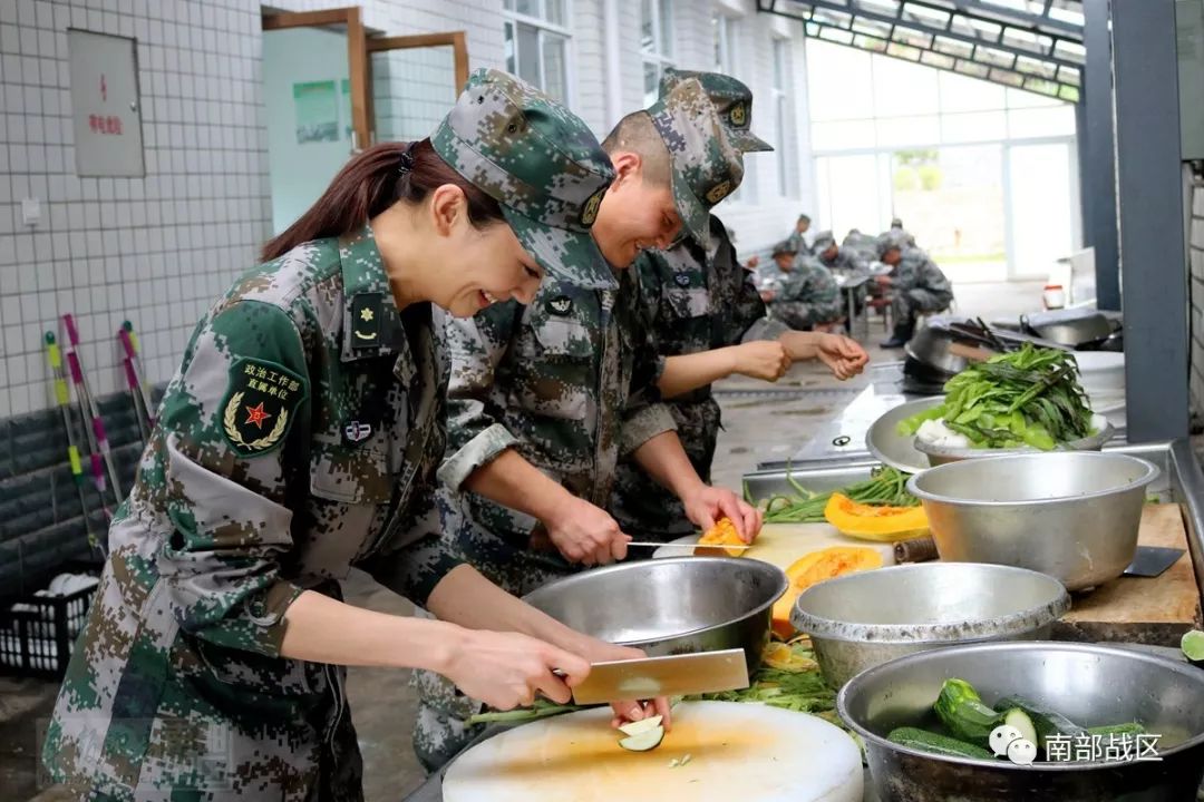 前进吧,轻骑队!赴南部战区某旅慰问演出