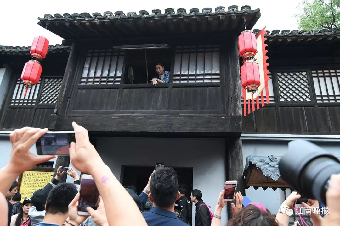 98版水浒主创重聚制片回忆潘金莲收视比新闻联播还高