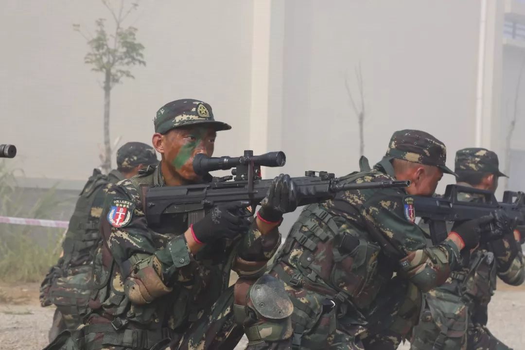 特种兵的这组训练大片,怎一个"帅"字了得!