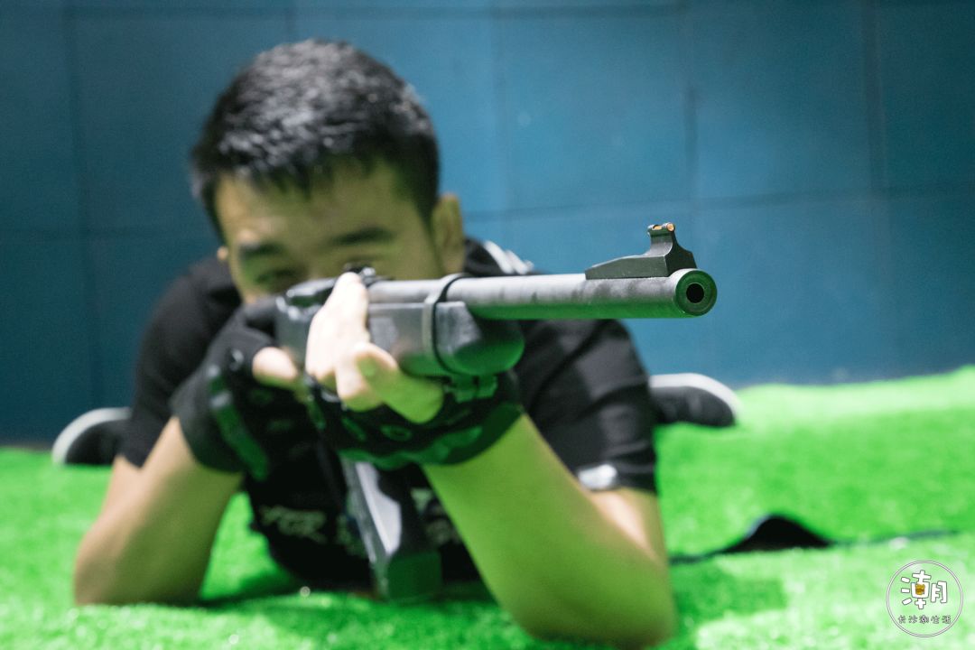 6mm子弹步枪)这把枪是韦伯x22的战术版,增加了皮卡丁尼导轨,可根据