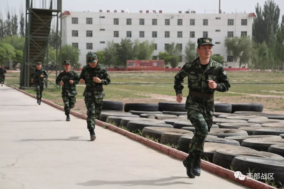 半年考核在即看兵哥哥们如何在考核场上拼命