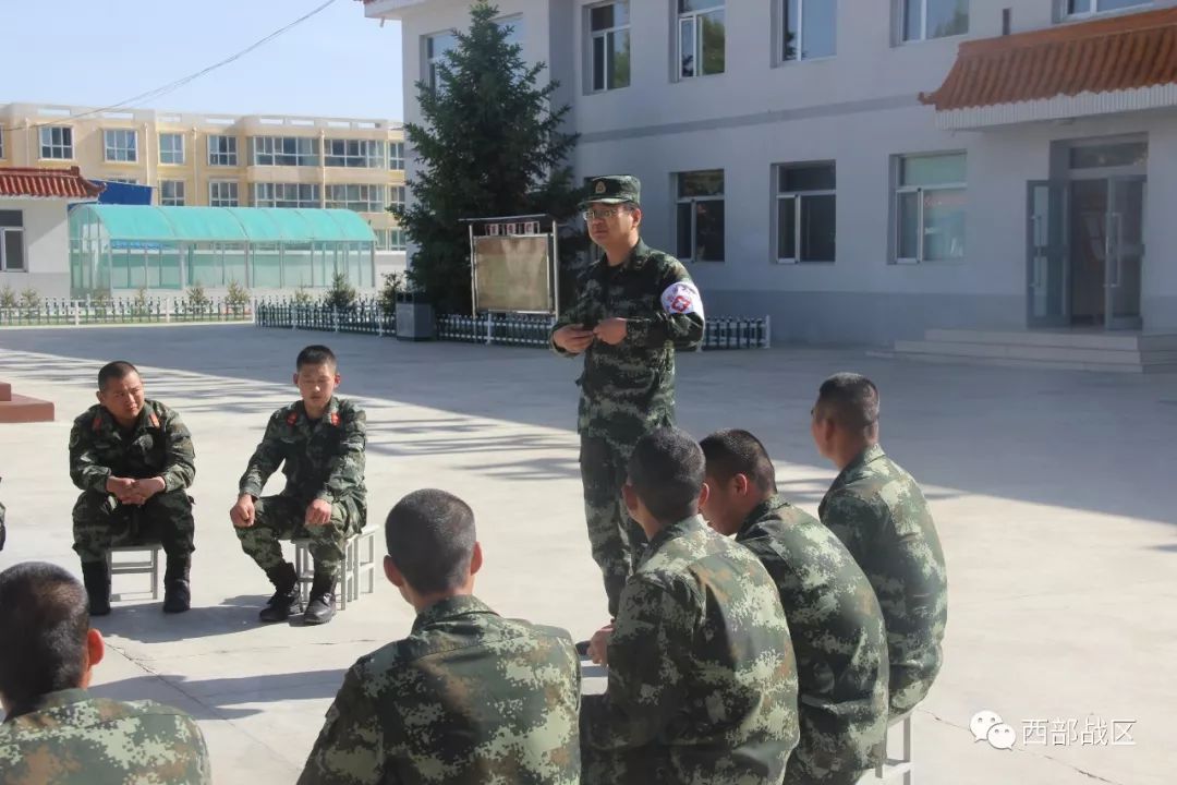 武警青海总队真情服务暖兵心
