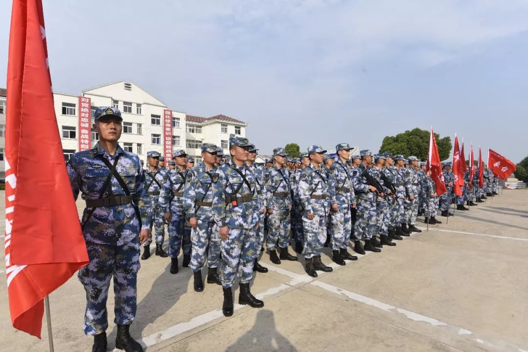 聚焦战场东海舰队航空兵某场站野外拉练砺精兵