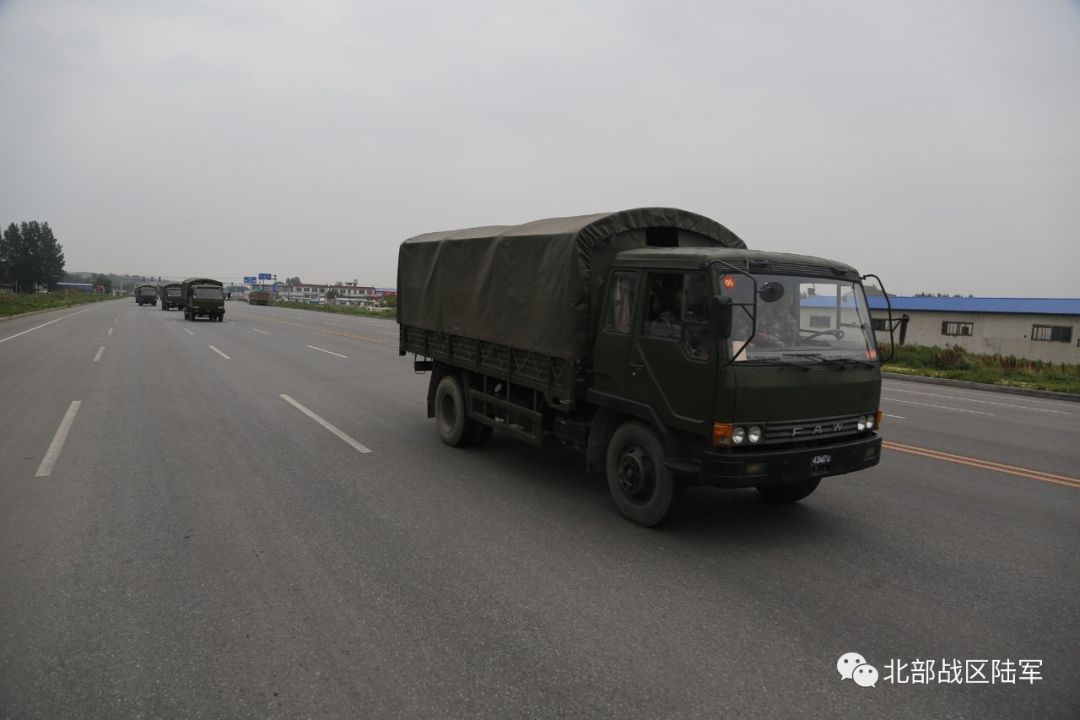 想开军车来看第79集团军某旅驾驶员咋训练