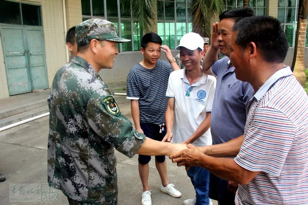 时间回到6月28日16时30分许,在外驻训的南部战区陆军第74集团军某工化