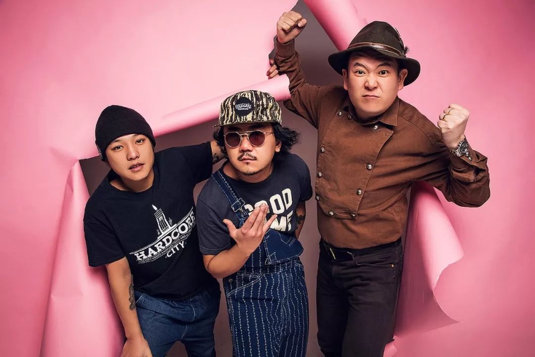 民谣摇滚乐队低苦艾唱着兰州,唱着黄河之魂,但每个人都从中听出了自己