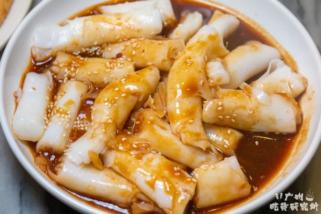 4点开始排队,256g的胃也装不下这家老西关最爱的濑粉店|西关|猪肠粉