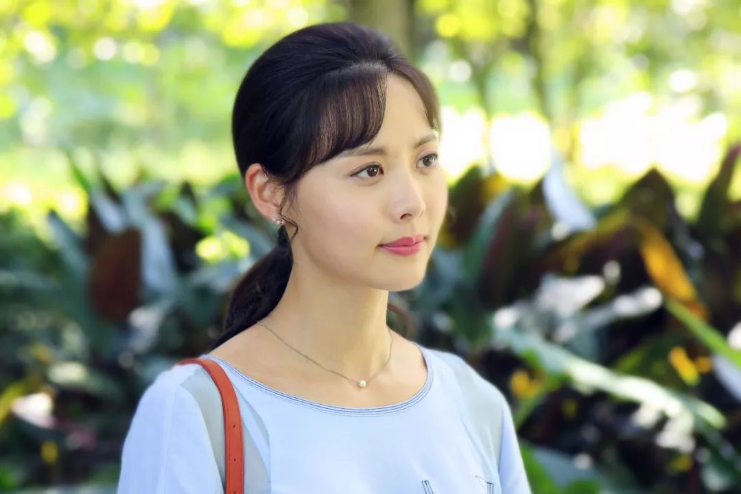 问:什么样的女人是好女人?答:袁梅花这样的好像算一个!