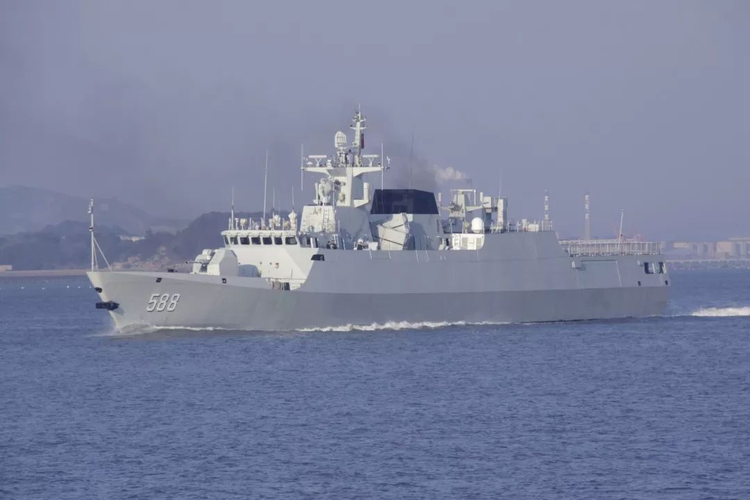 第四代"海上猛虎艇"588舰经过四次换装,当年的小炮艇如今已"升级"为