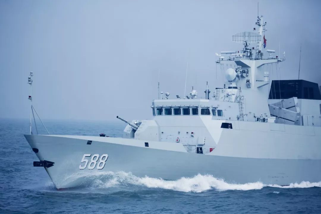 昂扬的斗志永生难忘从"海上猛虎艇"走出去的人▲海军泉州舰,舷号588