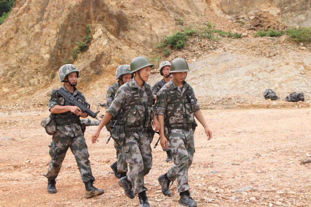 坦克俘虏地雷伏地魔这次的拉练有点不一样