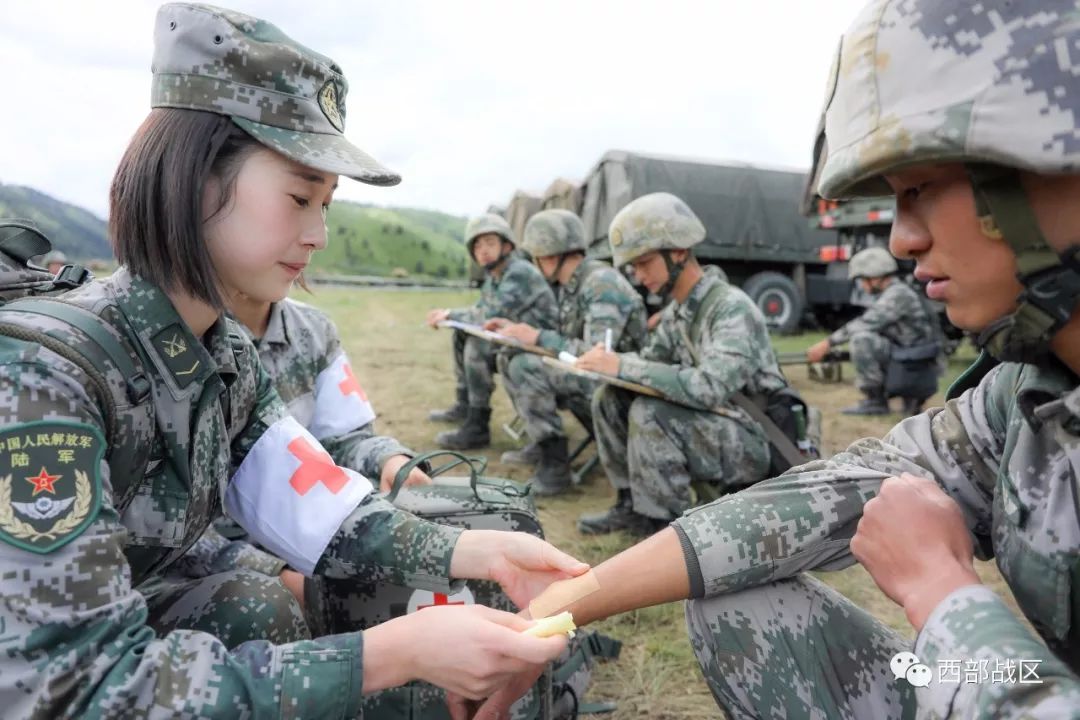 卫勤女兵绽放高原——我想我的青春多些崇高|高原|女兵|官兵_新浪军事_新浪网