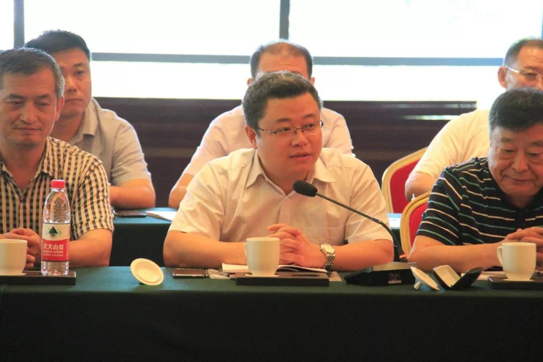 泰山酒业集团副总经理吴修刚发言 泰山酒业集团副总经理吴修刚说:新