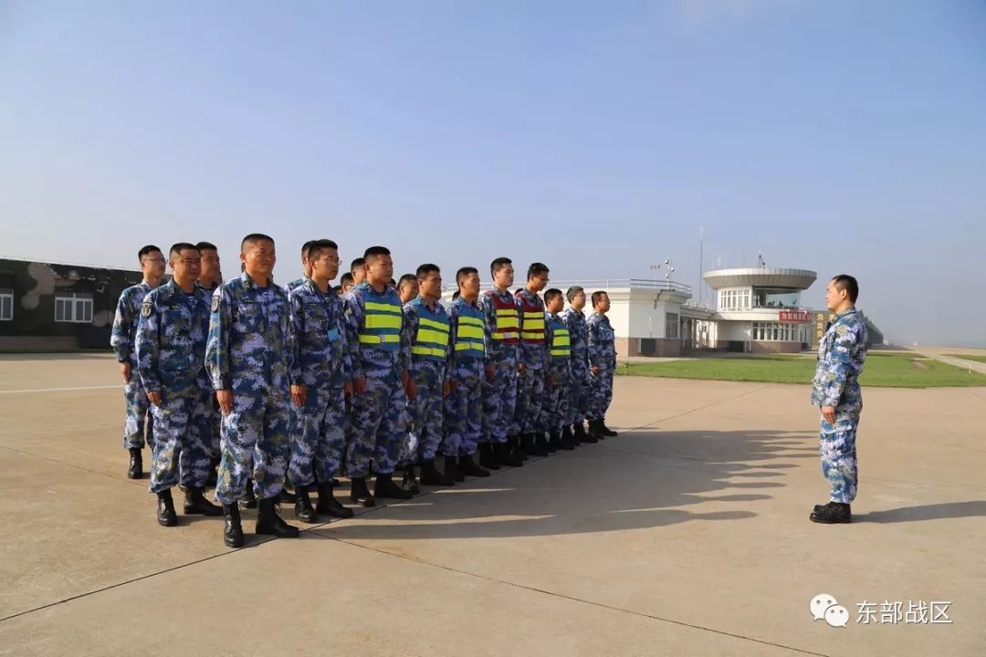 海军航空兵某场站精准保障新飞行员航炮地靶实弹射击训练