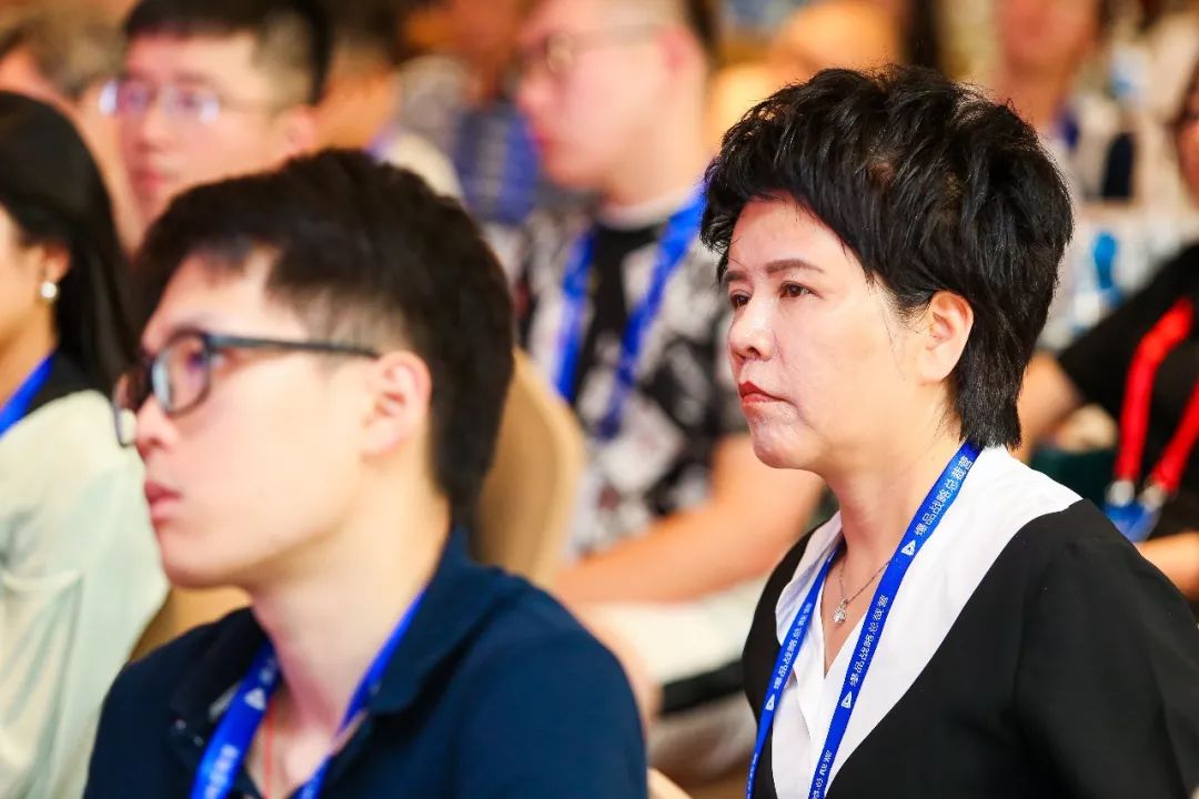 波司登国际服饰(中国)有限公司执行总裁 梅冬