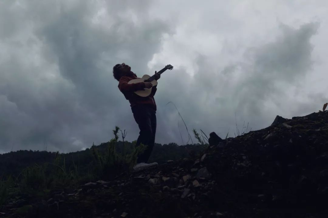 毛川为世界所有的不凡歌唱