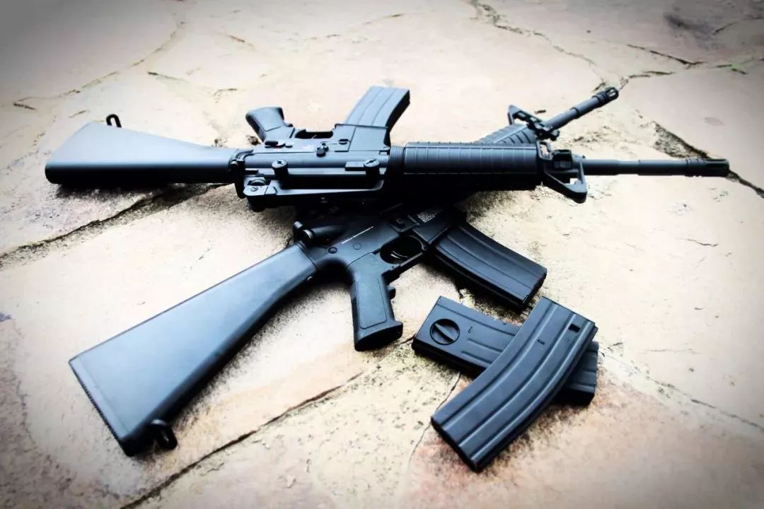 燃燃燃我是神枪手大赛这个真人彩弹枪吃鸡燃爆了