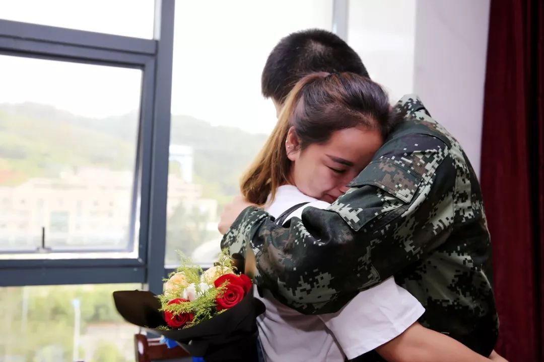 情定军营这样的婚礼很幸福