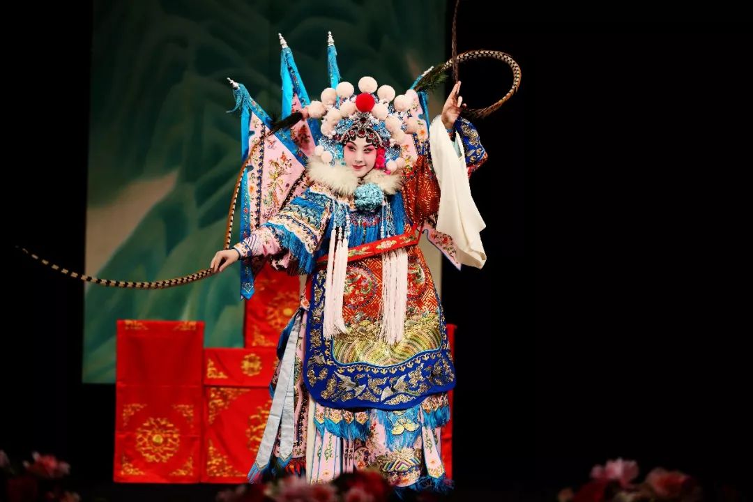 别克君越·思想湃 | 史依弘、曹可凡:艺无止境|曹可凡|史依弘|京剧_新浪新闻