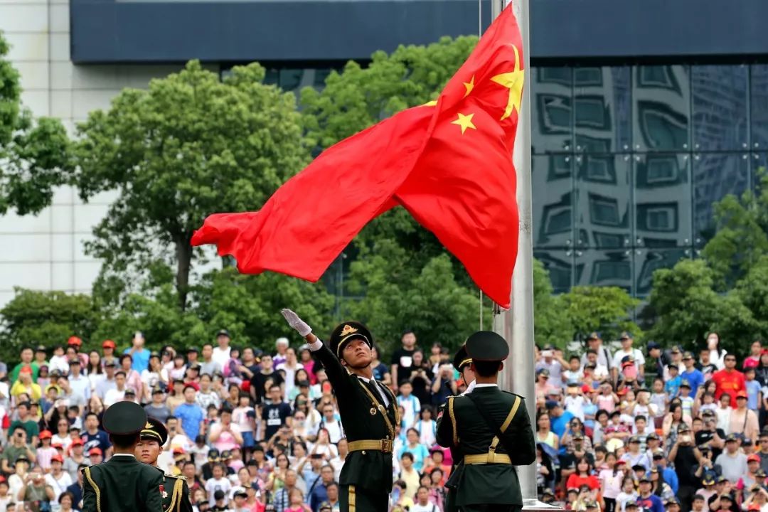 参赛作品:升国旗仪式▲参赛作品:反恐行动▲参赛作品:街头魅影