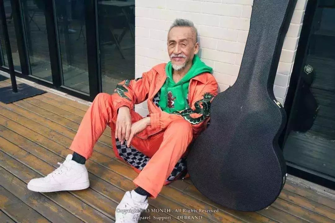 余天是谁:他曾捧谁谁红有无数好歌 却在巅峰隐退如今无人识
