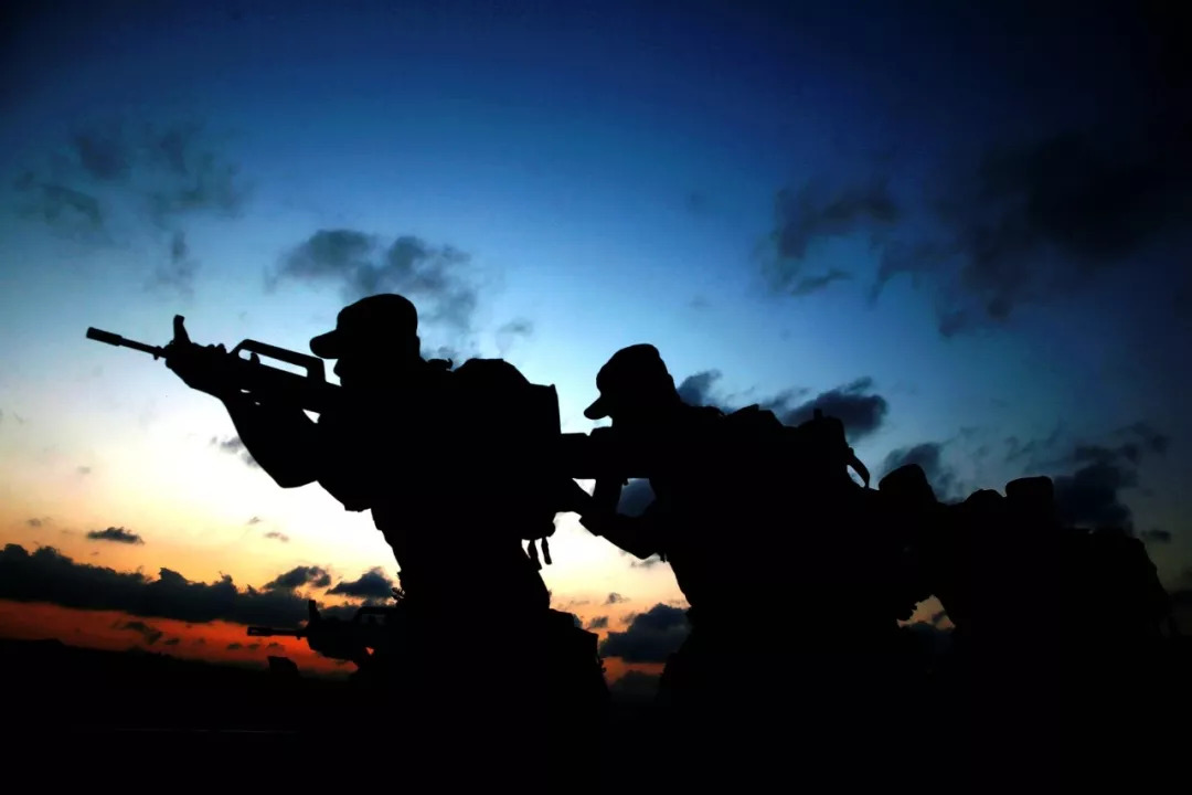 首届强军杯军营摄影展易定作品