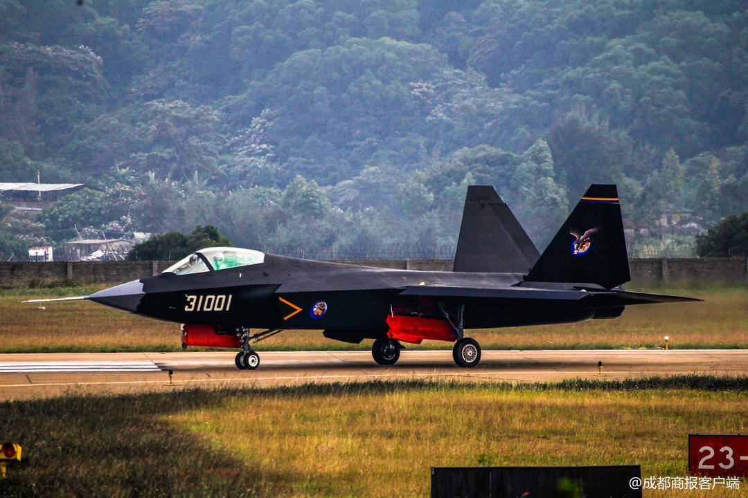 霸气外漏 "歼31","歼10"战斗机将亮相第六届科博会