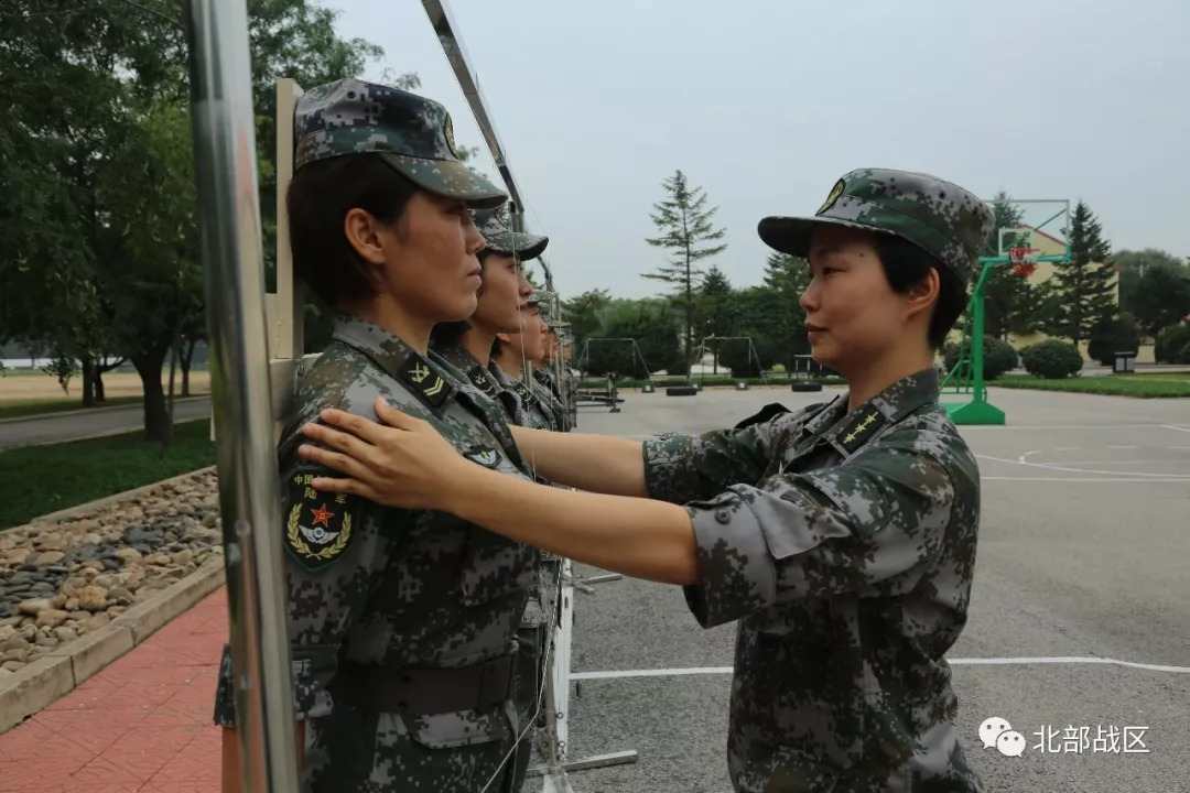 第79集团军某旅新训骨干女兵营集中“淬火”纪实|兵营|骨干|新兵_新浪军事_新浪网