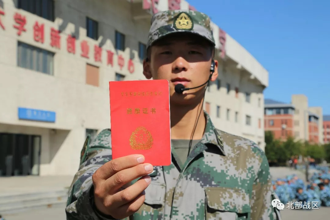 第79集团军某旅选派优秀教官确保军训质量