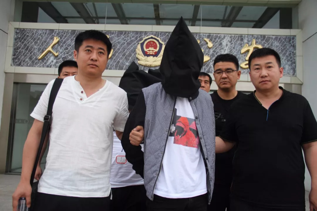 经审讯,张某旭如实供述了自己在九台区内大量收购银行卡高价出售给其